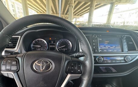 Toyota Highlander III, 2014 год, 2 300 000 рублей, 10 фотография