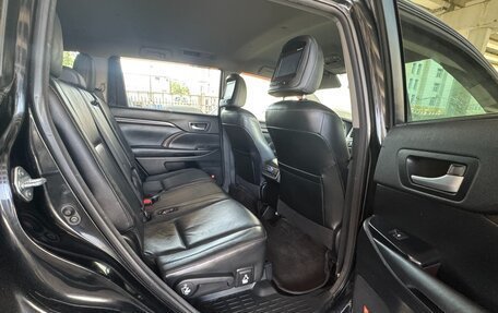 Toyota Highlander III, 2014 год, 2 300 000 рублей, 7 фотография