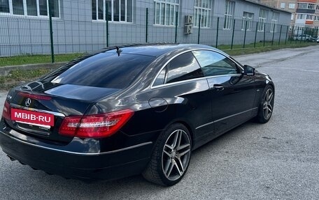 Mercedes-Benz E-Класс, 2011 год, 1 170 000 рублей, 3 фотография