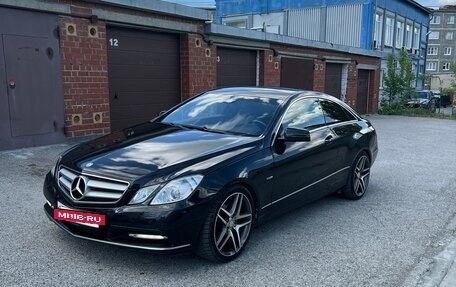 Mercedes-Benz E-Класс, 2011 год, 1 170 000 рублей, 2 фотография