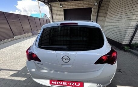 Opel Astra J, 2010 год, 1 200 000 рублей, 2 фотография