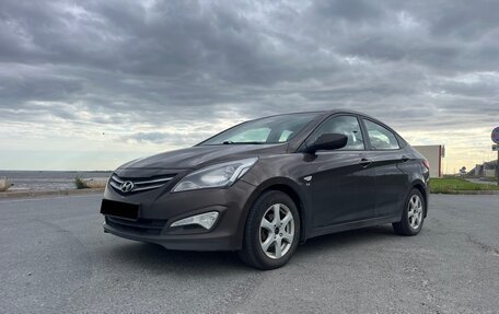 Hyundai Solaris II рестайлинг, 2015 год, 800 000 рублей, 5 фотография