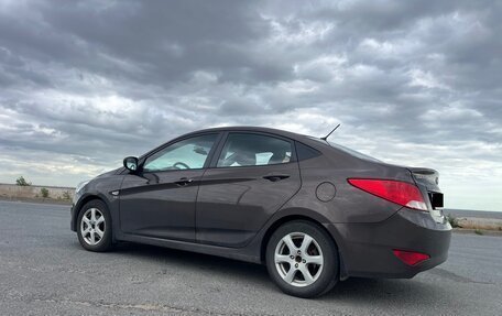 Hyundai Solaris II рестайлинг, 2015 год, 800 000 рублей, 3 фотография