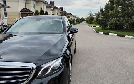 Mercedes-Benz E-Класс, 2020 год, 3 300 000 рублей, 5 фотография