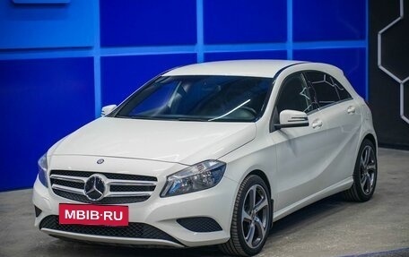 Mercedes-Benz A-Класс, 2013 год, 1 230 000 рублей, 2 фотография