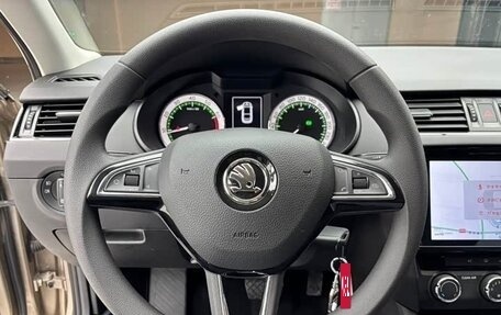 Skoda Octavia, 2022 год, 1 600 000 рублей, 3 фотография