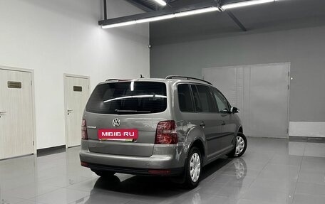 Volkswagen Touran III, 2008 год, 875 000 рублей, 2 фотография
