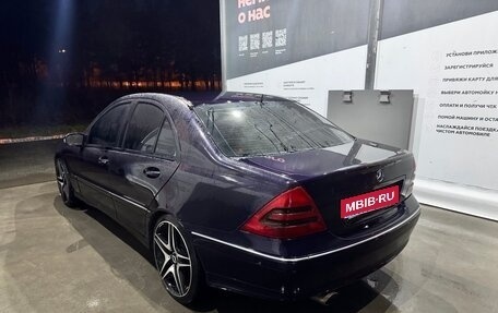Mercedes-Benz C-Класс, 2002 год, 640 000 рублей, 1 фотография