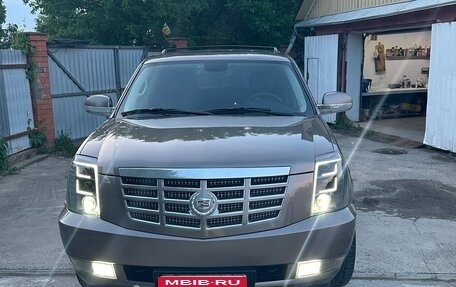 Cadillac Escalade III, 2011 год, 2 550 000 рублей, 1 фотография