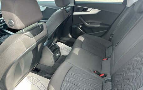 Audi A4, 2017 год, 1 990 000 рублей, 16 фотография