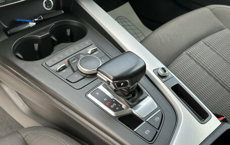 Audi A4, 2017 год, 1 990 000 рублей, 12 фотография