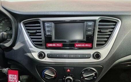 Hyundai Solaris II рестайлинг, 2018 год, 1 305 000 рублей, 17 фотография