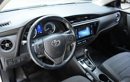 Toyota Corolla, 2018 год, 1 790 000 рублей, 10 фотография