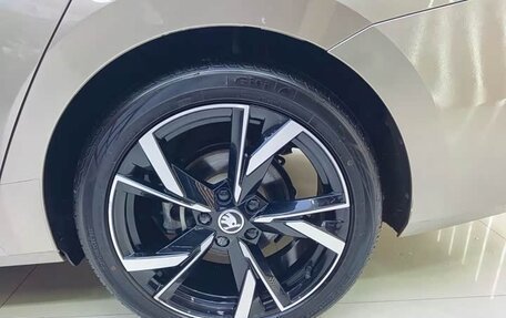 Skoda Octavia IV, 2022 год, 2 100 000 рублей, 13 фотография