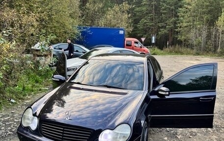 Mercedes-Benz C-Класс, 2002 год, 640 000 рублей, 2 фотография