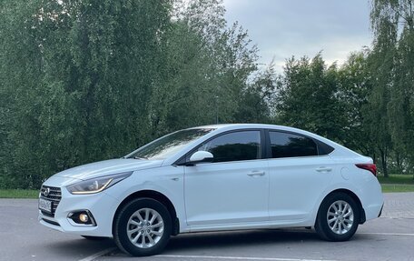 Hyundai Solaris II рестайлинг, 2017 год, 1 200 000 рублей, 3 фотография