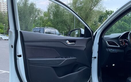 Hyundai Solaris II рестайлинг, 2017 год, 1 200 000 рублей, 9 фотография