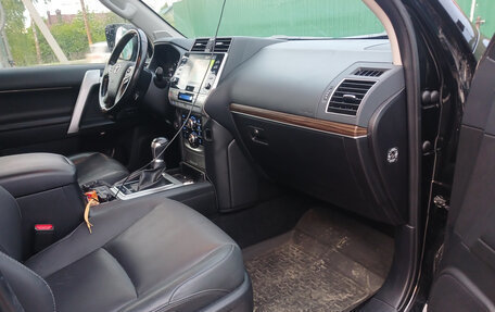 Toyota Land Cruiser Prado 150 рестайлинг 2, 2023 год, 7 950 000 рублей, 5 фотография