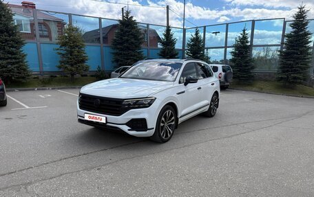 Volkswagen Touareg III, 2018 год, 3 850 000 рублей, 2 фотография