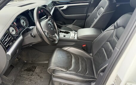 Volkswagen Touareg III, 2018 год, 3 850 000 рублей, 10 фотография