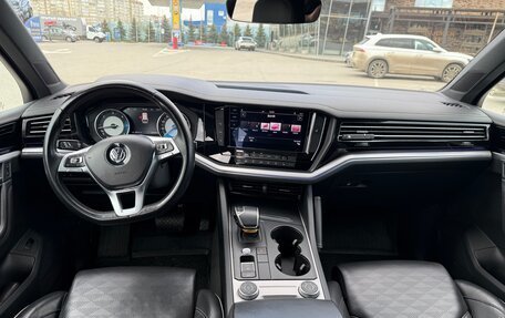 Volkswagen Touareg III, 2018 год, 3 850 000 рублей, 13 фотография