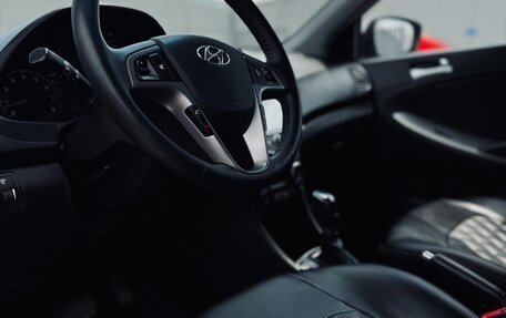 Hyundai Solaris II рестайлинг, 2014 год, 1 100 000 рублей, 23 фотография