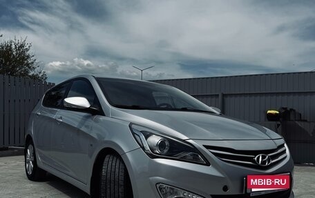 Hyundai Solaris II рестайлинг, 2014 год, 1 100 000 рублей, 22 фотография