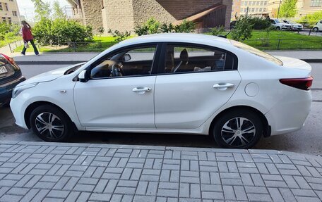 KIA Rio IV, 2019 год, 880 000 рублей, 3 фотография