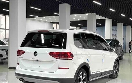 Volkswagen Touran III, 2021 год, 1 951 040 рублей, 6 фотография