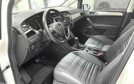 Volkswagen Touran III, 2021 год, 1 951 040 рублей, 7 фотография