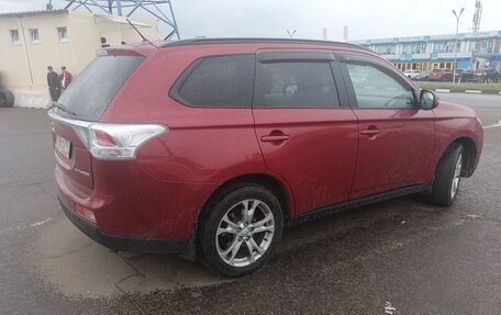 Mitsubishi Outlander III рестайлинг 3, 2013 год, 1 220 000 рублей, 2 фотография