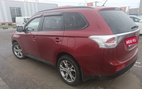 Mitsubishi Outlander III рестайлинг 3, 2013 год, 1 220 000 рублей, 4 фотография