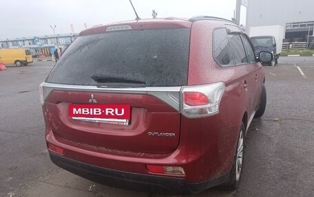 Mitsubishi Outlander III рестайлинг 3, 2013 год, 1 220 000 рублей, 3 фотография