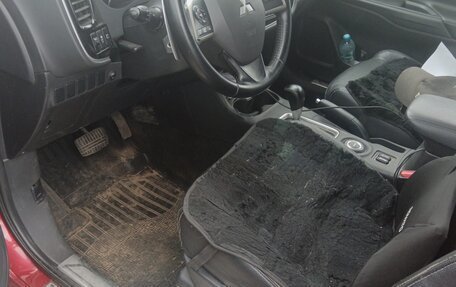 Mitsubishi Outlander III рестайлинг 3, 2013 год, 1 220 000 рублей, 7 фотография