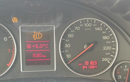 Audi A4, 2001 год, 550 000 рублей, 9 фотография