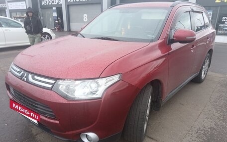 Mitsubishi Outlander III рестайлинг 3, 2013 год, 1 220 000 рублей, 8 фотография