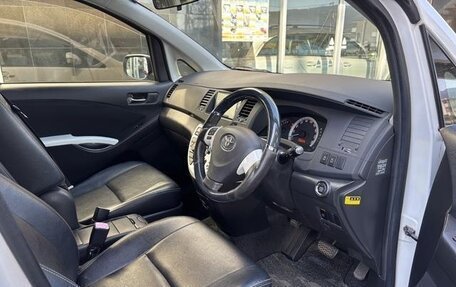 Toyota ISis I, 2016 год, 10 фотография