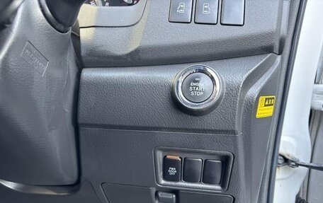 Toyota ISis I, 2016 год, 13 фотография