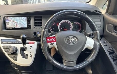 Toyota ISis I, 2016 год, 8 фотография