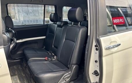 Toyota ISis I, 2016 год, 17 фотография