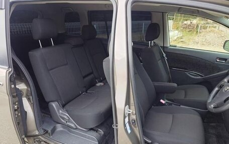 Toyota ISis I, 2016 год, 994 000 рублей, 24 фотография