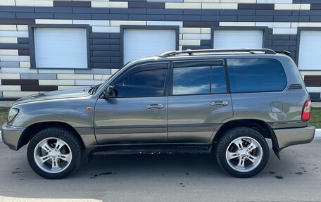 Toyota Land Cruiser 100 рестайлинг 2, 2001 год, 1 750 000 рублей, 8 фотография