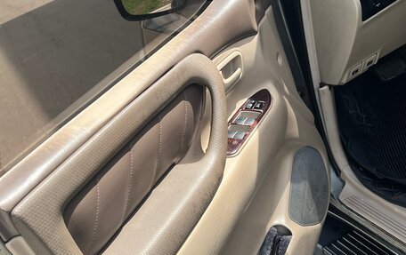 Toyota Land Cruiser 100 рестайлинг 2, 2001 год, 1 750 000 рублей, 12 фотография