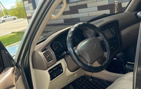 Toyota Land Cruiser 100 рестайлинг 2, 2001 год, 1 750 000 рублей, 13 фотография