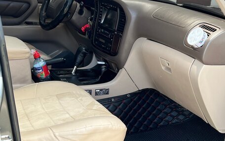 Toyota Land Cruiser 100 рестайлинг 2, 2001 год, 1 750 000 рублей, 17 фотография