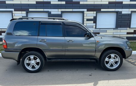 Toyota Land Cruiser 100 рестайлинг 2, 2001 год, 1 750 000 рублей, 21 фотография