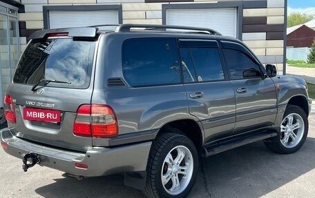Toyota Land Cruiser 100 рестайлинг 2, 2001 год, 1 750 000 рублей, 3 фотография