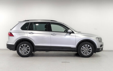 Volkswagen Tiguan II, 2019 год, 2 500 000 рублей, 4 фотография
