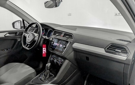 Volkswagen Tiguan II, 2019 год, 2 500 000 рублей, 11 фотография