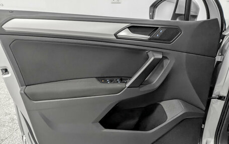 Volkswagen Tiguan II, 2019 год, 2 500 000 рублей, 19 фотография